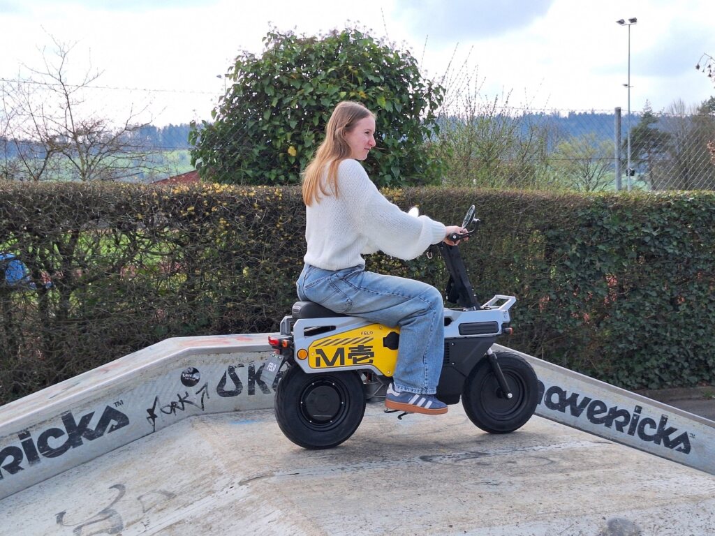 Scooter électrique Felo M1 Microcorner E Roller White Yellow 5